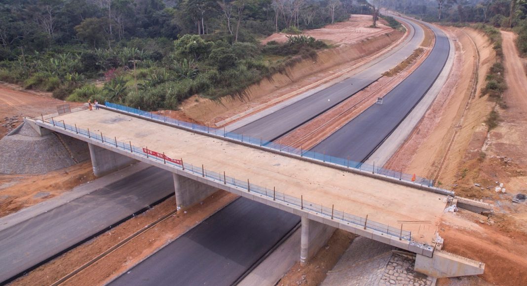 Autoroute Douala yaoundé