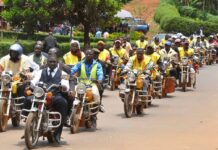 A Douala, le Maire de la ville rend le port de la chasuble obligatoire pour l’identification des mototaxis