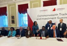 Le Cameroun signe un accord à Londres pour la création d’un pôle d’investissement quadripartite, favorisant la croissance du commerce