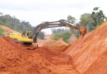 Au Cameroun, le gouvernement impose le tracé de l’autoroute Yaoundé-Douala, sans déviation
