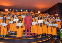 Orange Cameroun offre des bourses d’une valeur de 58 millions de Fcfa aux 50 majors nationales d’exception