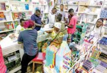 Le coût des fournitures et de la scolarité pèse sur les familles africaines à l’aube de la rentrée scolaire
