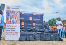 La Fondation Orange Cameroun équipe 2000 enfants déplacé internes en kits scolaires à Makénéné