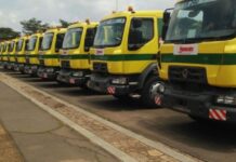 Hysacam a entrepris l’acquisition et l’acheminement de plus de 100 camions-bennes pour renforcer son parc